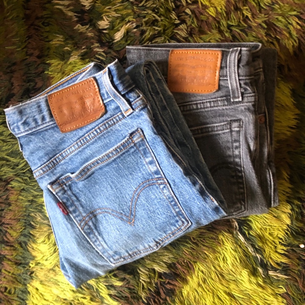 2 for 1 bundle!! Levi’s wedgie jeans